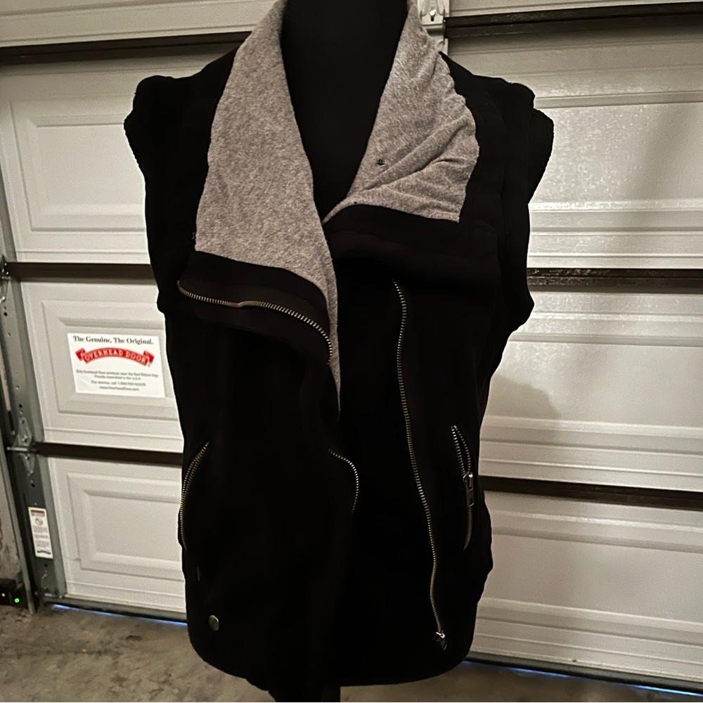 Sleeveless Jacket